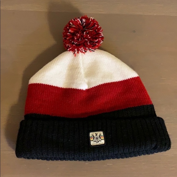 🆕 HBC Hudson's Bay Company Pom Pom Toque - Size “Youth” - Picture 2 of 6